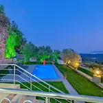 Umut Villa